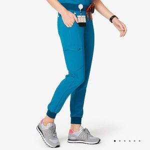 Figs Alps Blue Zamora small petite